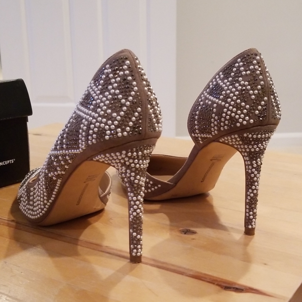 Heels - Picture 6 of 7